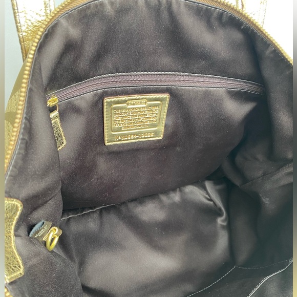 Coach Poppy Signature Tote Bag - Picture 6 of 9